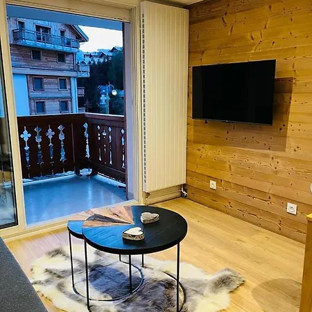 Au Centre De La Station, Entierement Renove, , Parking Prive Et Wifi Gratuit Apartmán