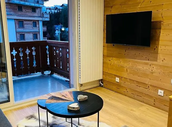 Au Centre De La Station, Entierement Renove, , Parking Prive Et Wifi Gratuit Апартаменты