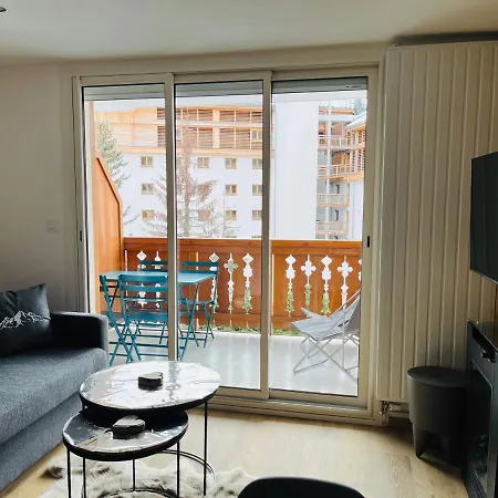 Au Centre De La Station, Entièrement Rénové, , Parking Privé Et Wifi Gratuit