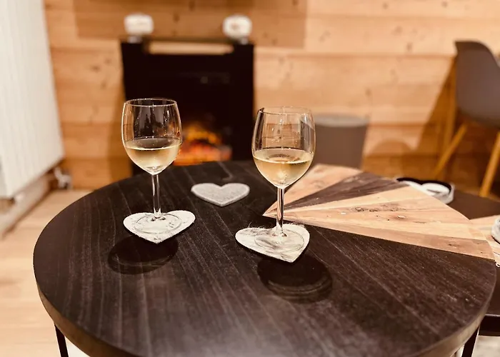 Au Centre De La Station, Entièrement Rénové, , Parking Privé Et Wifi Gratuit