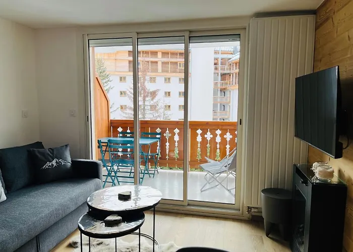 Au Centre De La Station, Entièrement Rénové, , Parking Privé Et Wifi Gratuit